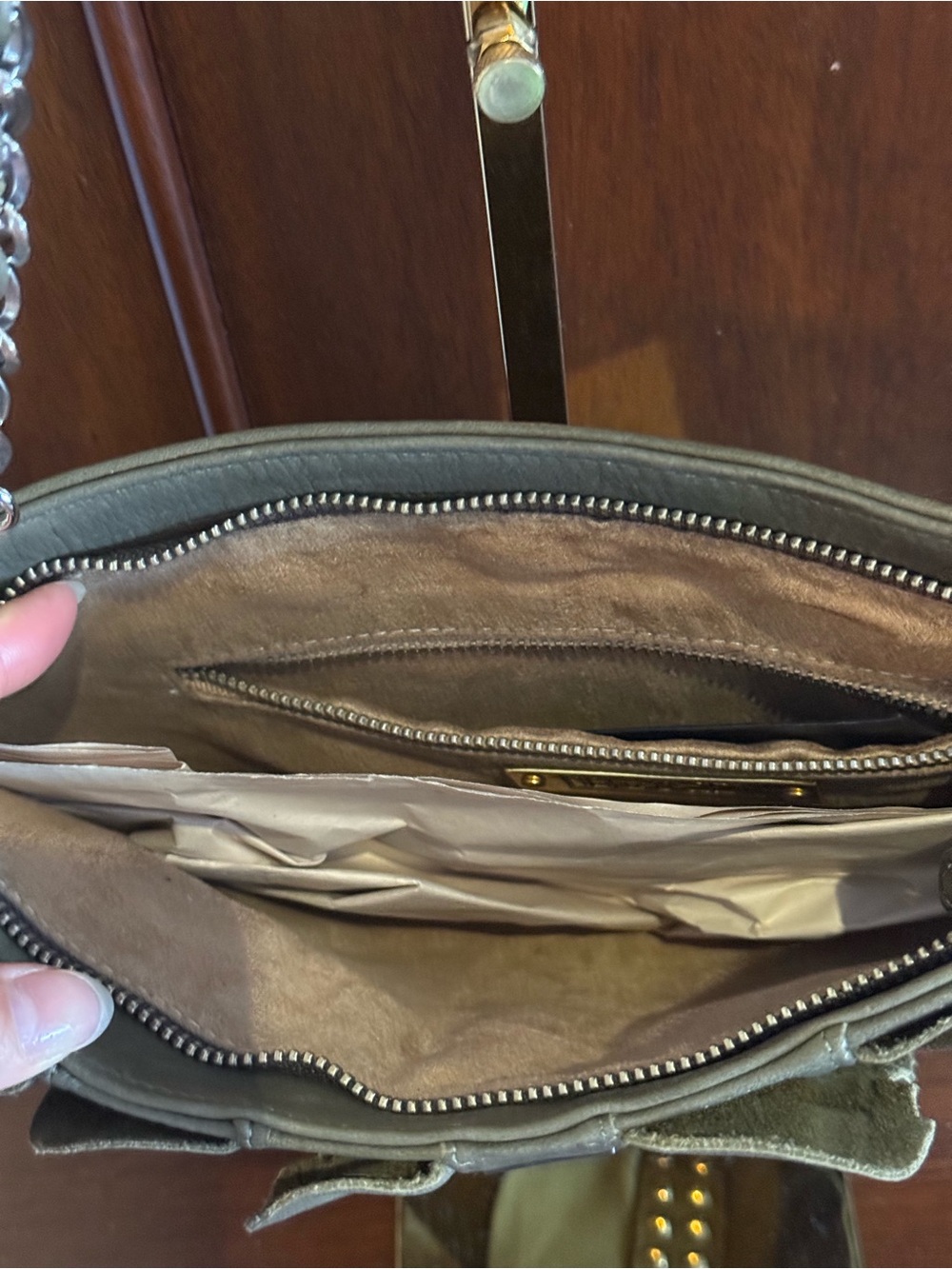 BE & D Green Ruffle Leather Kan Kan Shoulder Bag/Clutch - Picture 3 of 8